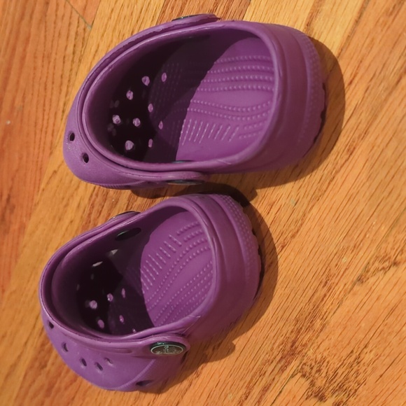 Purple Toddler Crocs - Picture 2 of 4